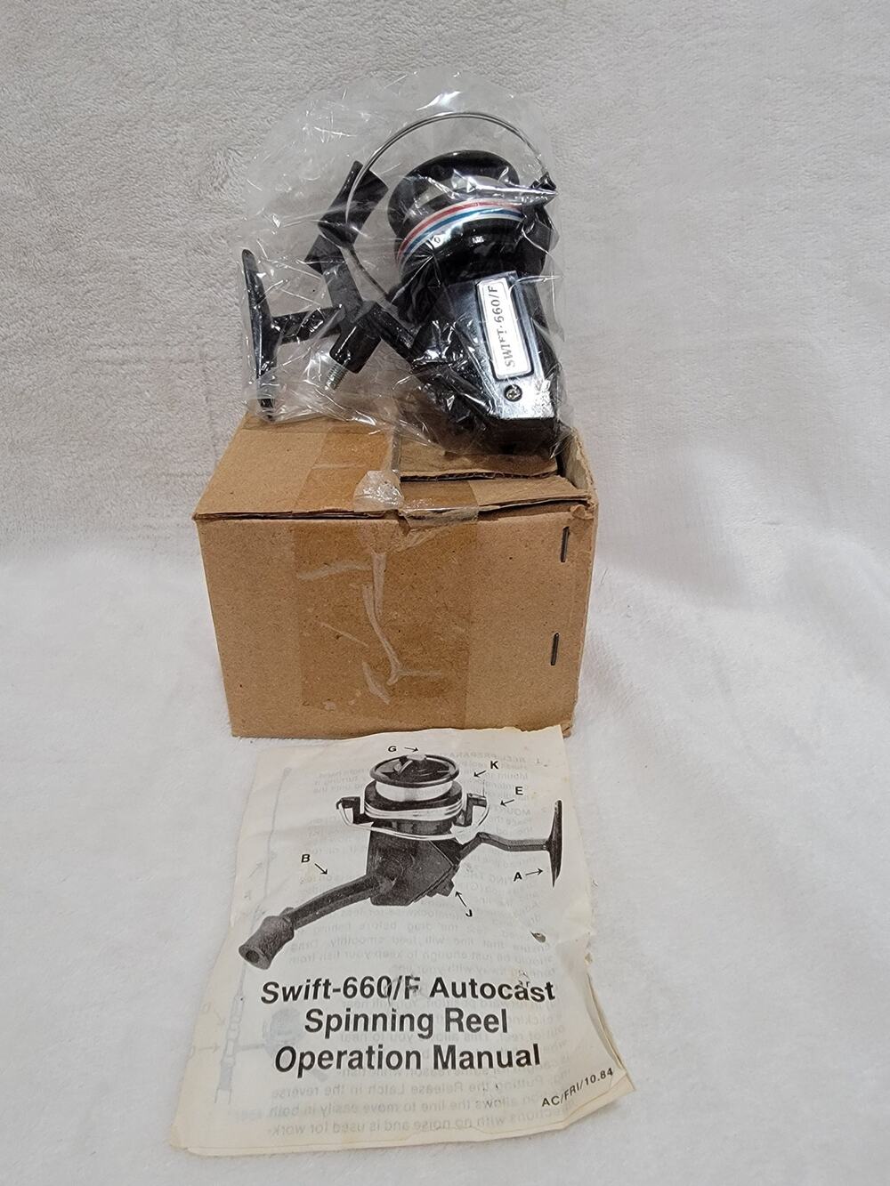 Fishing Vintage SWIFT 660/F UItra Light Spinning Reel With Manual